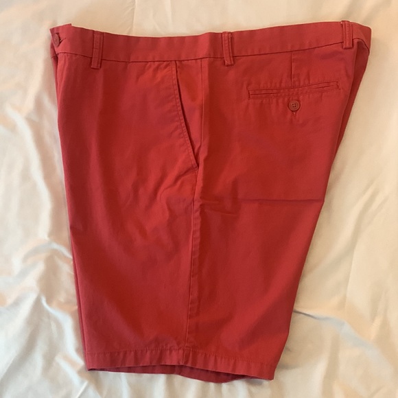 Gently Used Old Navy red flat front shorts Men’s waist size 40 - Picture 2 of 6